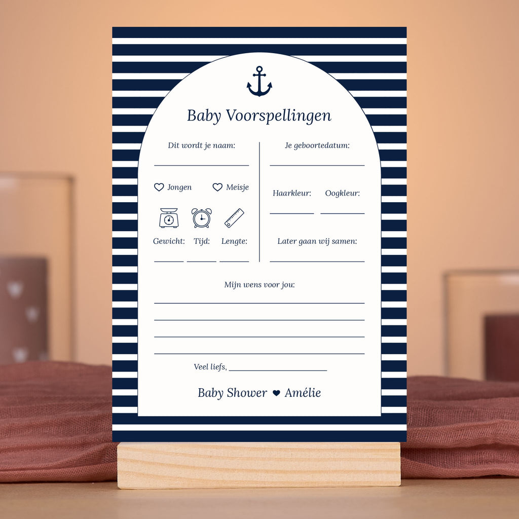 Baby Voorspellingen kaart in Navy Blue met streepjes in sfeervolle babyshower setting met decoratie, Studio Miron