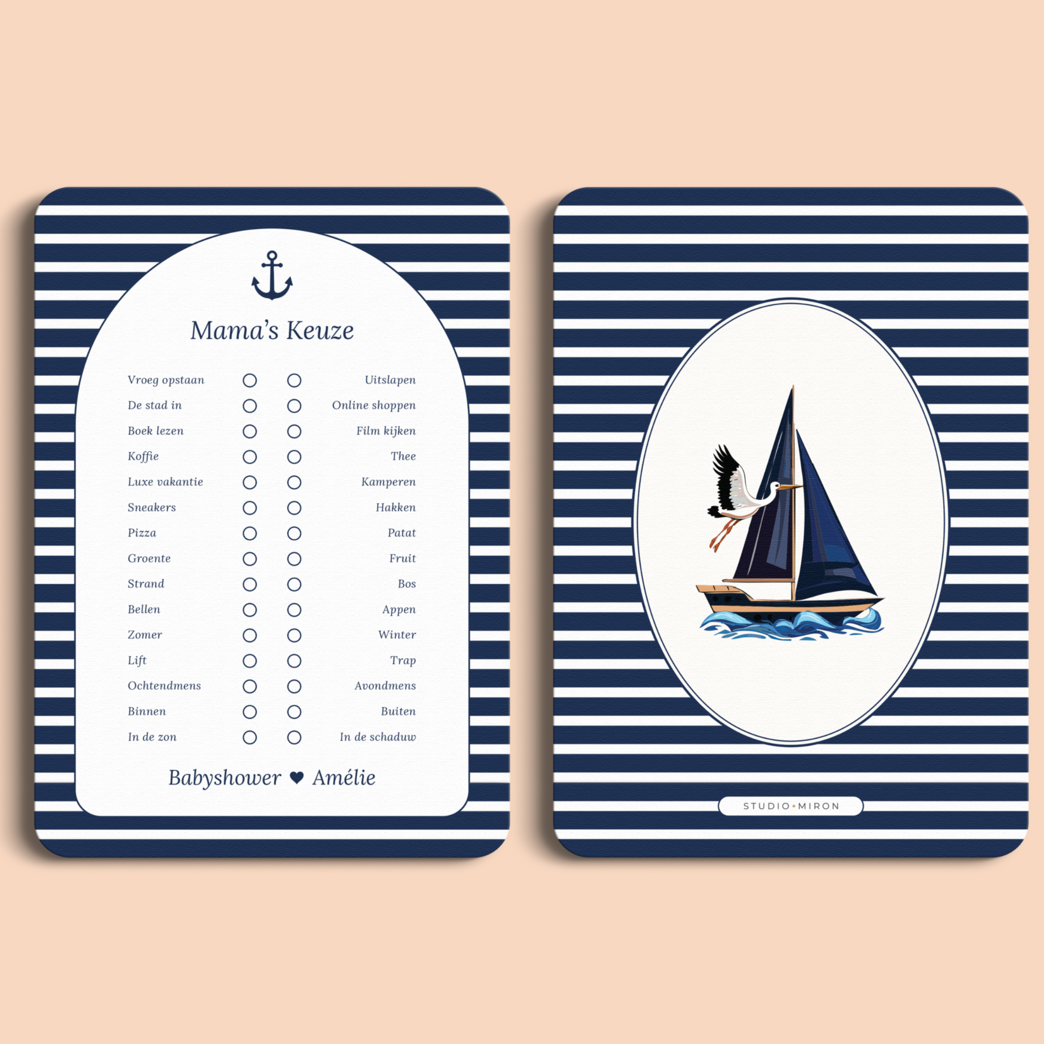 Babyshower spelkaart Mama’s Keuze in Navy Blue stijl, voor- en achterkant – Studio Miron