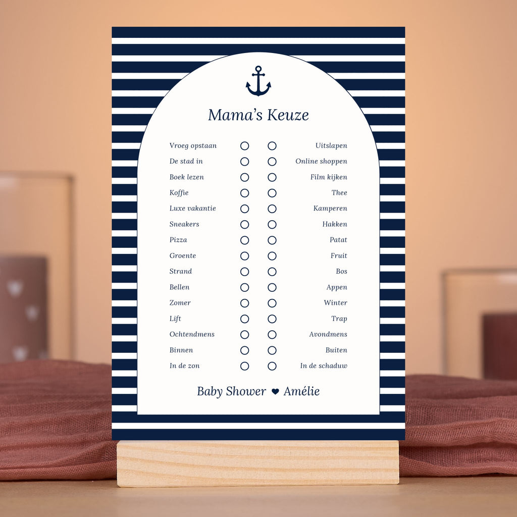 Mama’s Keuze kaart in Navy Blue met streepjes in sfeervolle babyshower setting met decoratie, Studio Miron
