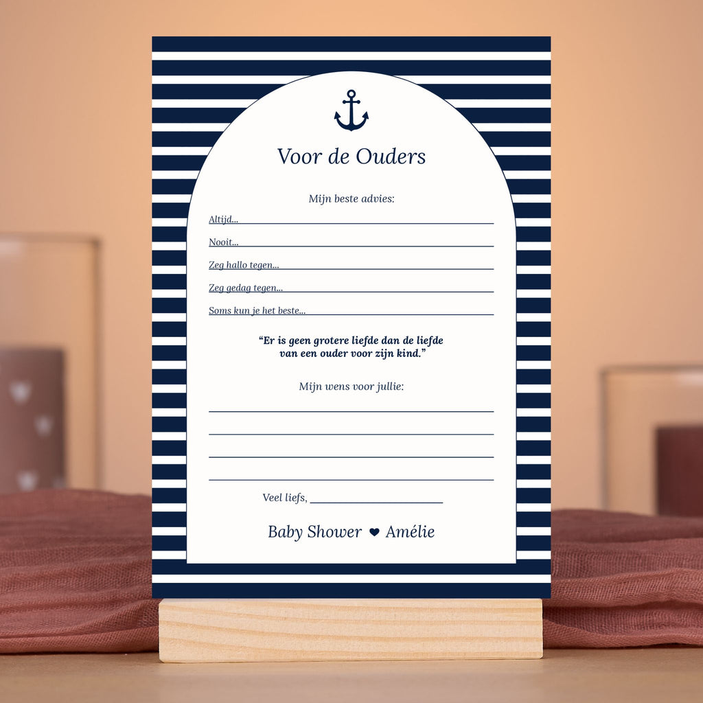 Voor de Ouders kaart in Navy Blue met streepjes in sfeervolle babyshower setting met decoratie, Studio Miron